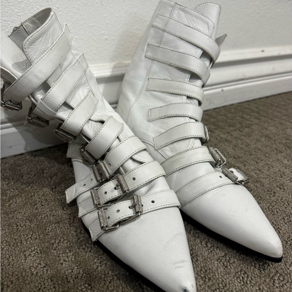 Zadig et Voltaire white leather boots with buckle detailing - Picture 5 of 5